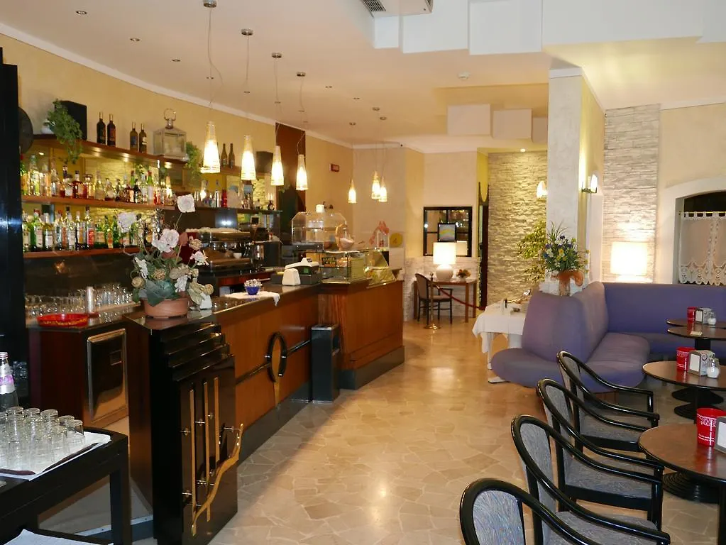 Hotel Lanterna アーバノ・テルメ 2*,  イタリア
