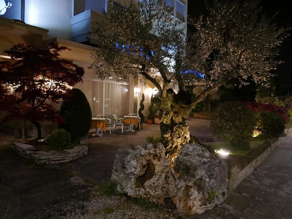 **  Hotel Lanterna アーバノ・テルメ イタリア