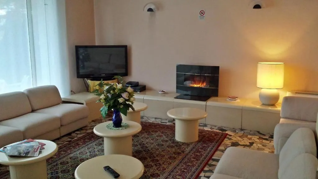 Hotel Lanterna アーバノ・テルメ 2*,  イタリア