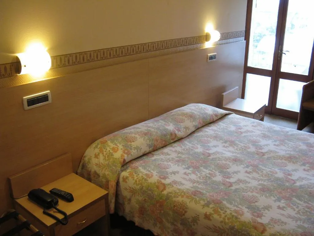 Hotel Lanterna アーバノ・テルメ 2*,  イタリア